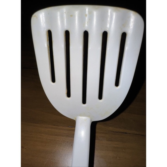 Vintage Melamine Slotted Spatula White 5 Slot Smooth Handle 12"L - Picture 8 of 8
